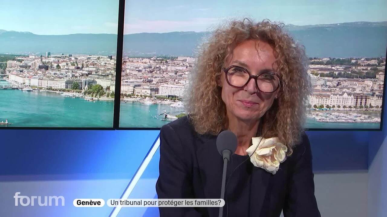 Me Anne Reiser sur le plateau de Forum, RTS, débat sur un Tribunal de la protection de la famille à Genève
